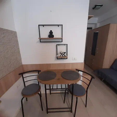White Pearl Apartment
